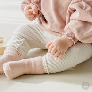 https://tinyyoubabystore.ca/wp-content/uploads/2021/01/Nikita-Baby-Leggings-tinyyoubabystore-korean-clothes-shop-local-kids-fashion-canada-baby-momglogger-baby-pants3-300x300.jpg