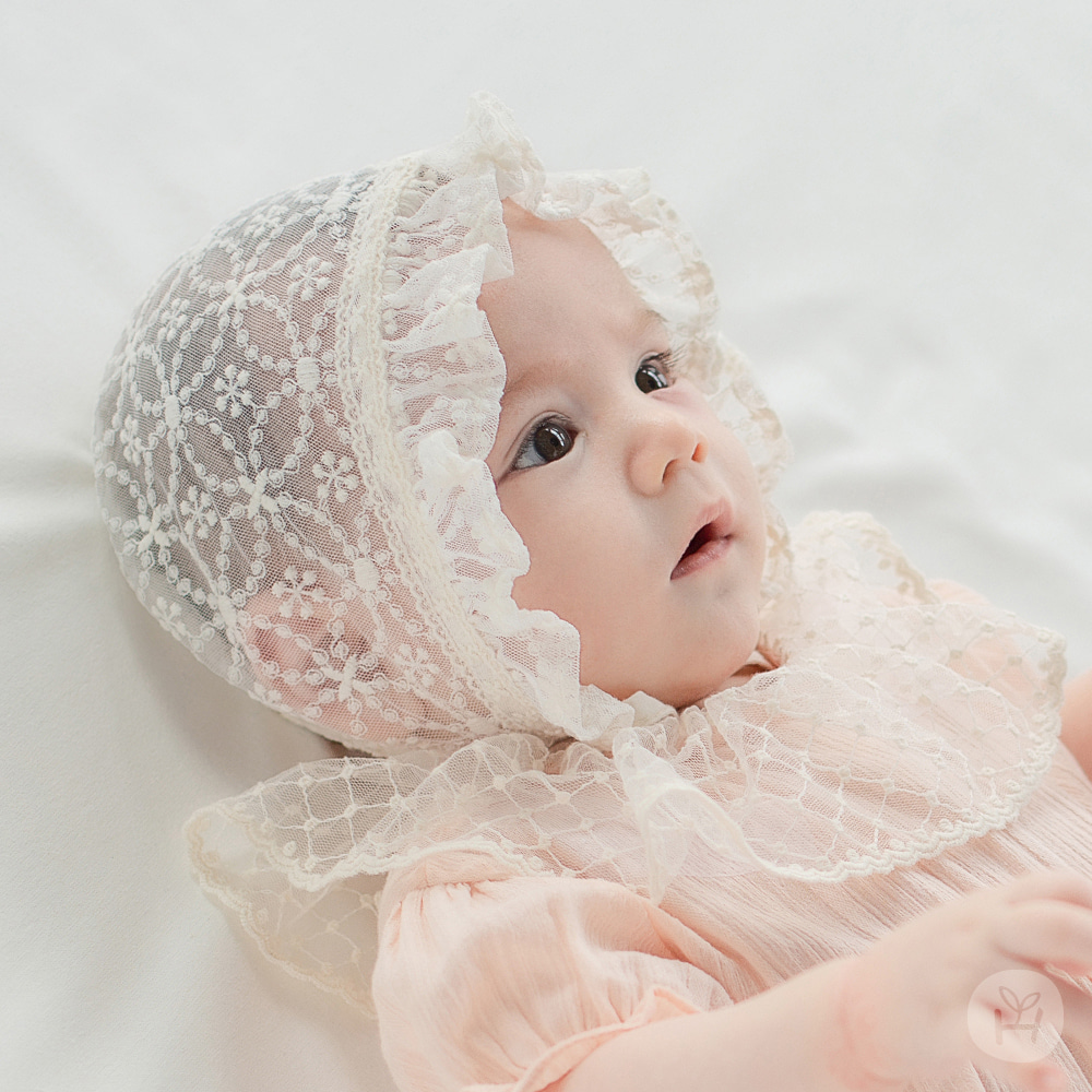 Lunilla Lace Baby Bonnet 