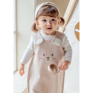 Bao Bamboo Beige Sleeping Vest for babies featuring a cute bear face, designed for optimal comfort and breathability during sleep.