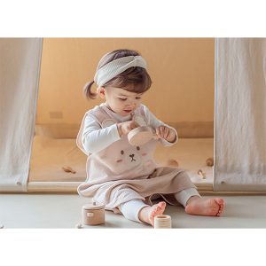 Bao Bamboo Beige Sleeping Vest for babies featuring a cute bear face, designed for optimal comfort and breathability during sleep.