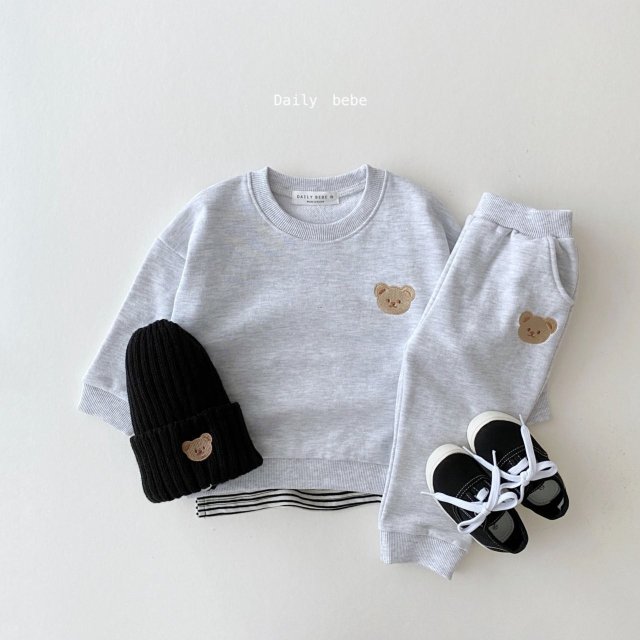 [DAILY BEBE] Embroidered Teddy Bear Solid Grey Sweatshirt & Jogger Set