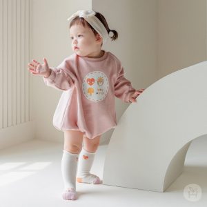 Adorable Shudy Rolling Baby Knee Socks featuring a playful clover pattern on a soft, stretchable fabric, perfect for toddlers on the move