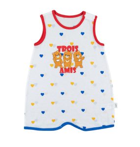 Child wearing Trois Summer Mesh Sleeping Vest with colorful hearts pattern and 'Trois Amis' design, showcasing a comfortable and playful option for toddler summer nightwear