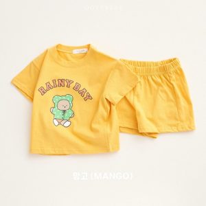 Rainy Day Top and Bottom Set from Korean brand Oottbebe, featuring colorful t-shirts and shorts in various shades