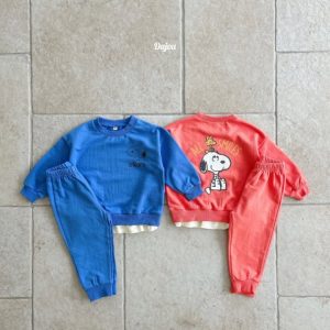 Snoopy Playtime Top and Bottom Sets for Kids displayed on a neutral background, featuring bright colors and Snoopy graphics